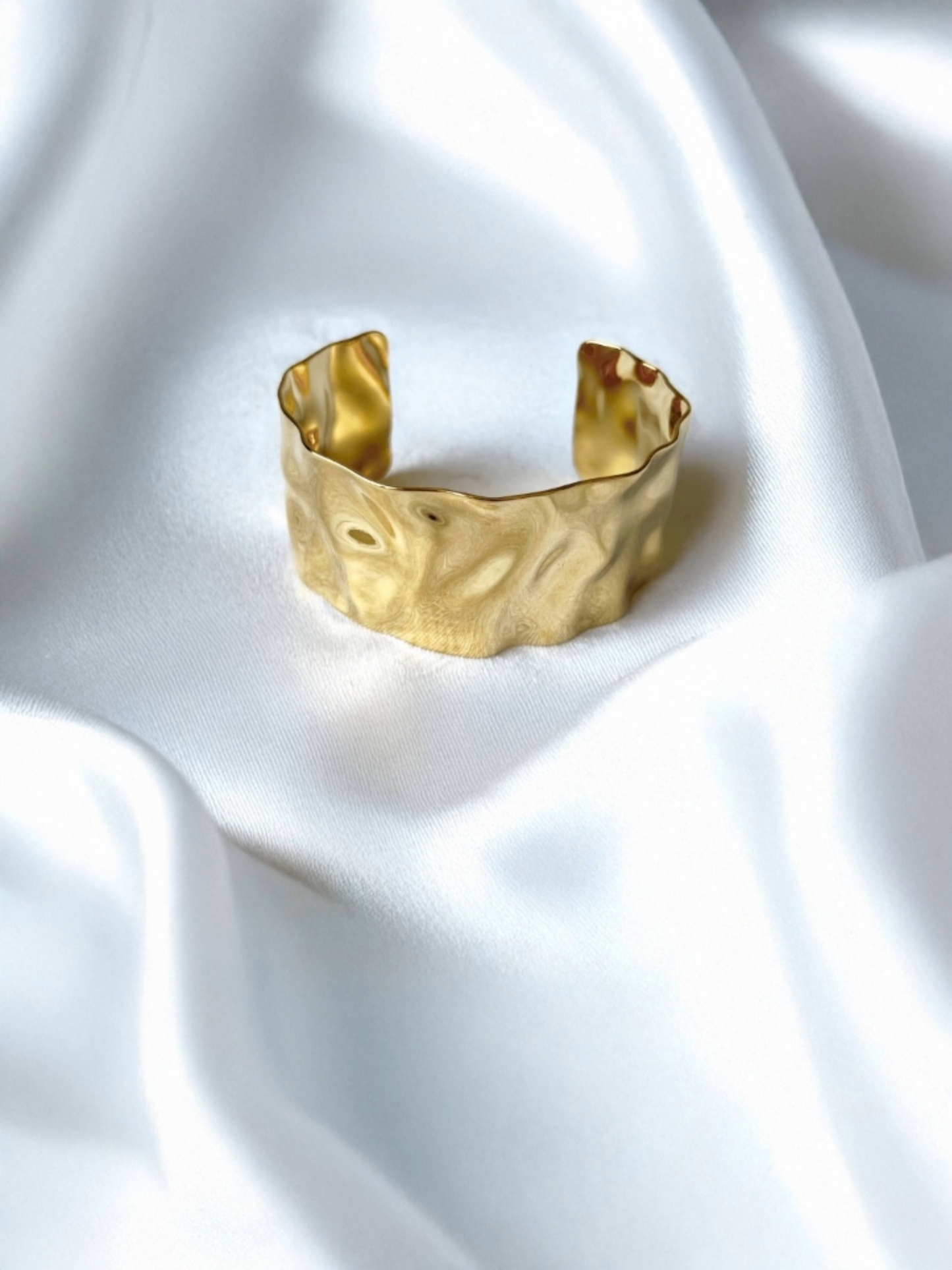 BREE BANGLE